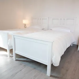 Couette-café Country, Modène
